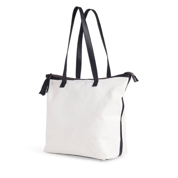 NWT WALTER BAKER Ivory Carly Day Tripper Canvas Weekender - Picture 1 of 4